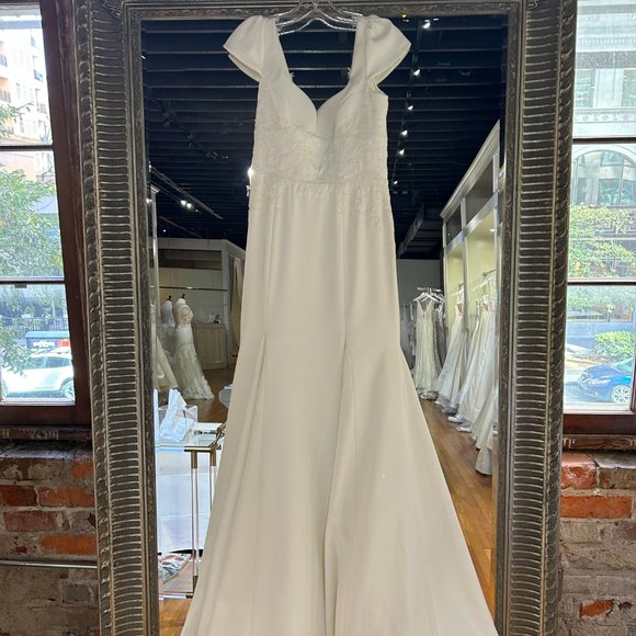 Rita Vinieris - Clementine Wedding Gown - Picture 4 of 6